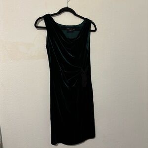 Cachet Dark Green Velvet Midi Dress